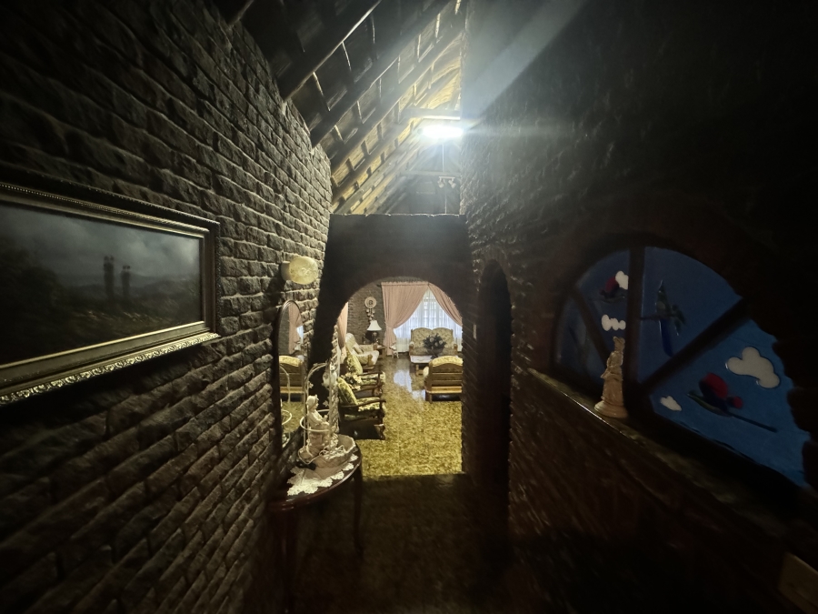 6 Bedroom Property for Sale in Doringkruin North West